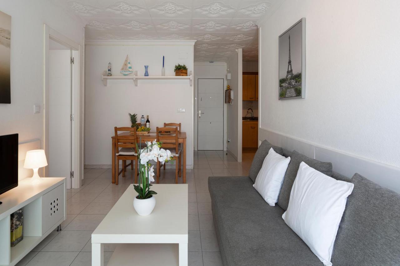 Apt 200 Meters From The Beach Id บลาเนส ภายนอก รูปภาพ